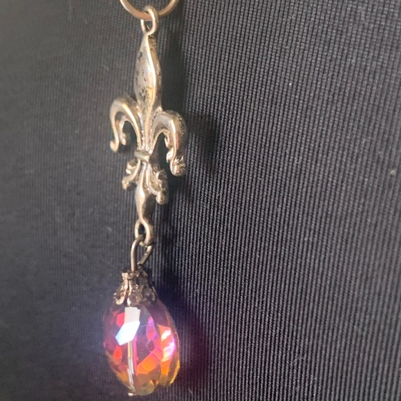 Necklace fleur de Lis pendant - Picture 3 of 9